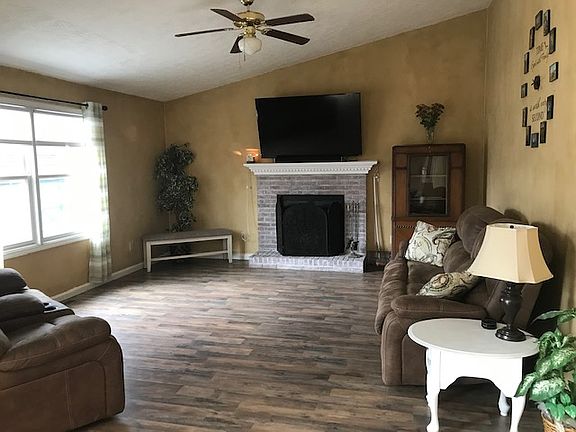 Spacious Family Room