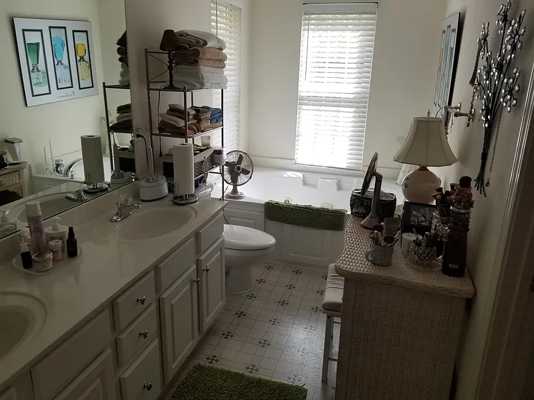 370 W Capewood Ave — Photo 3