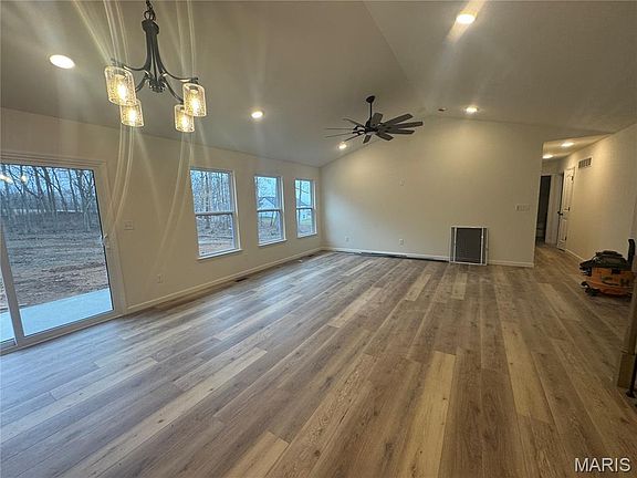 2nd image of 3004 Scott Rd