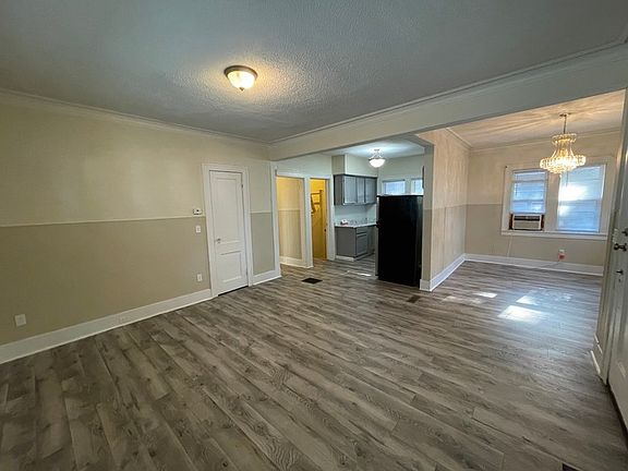 3rd image of 1039 Watkins St SE