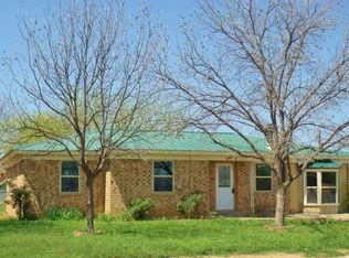 1200 Avenue B, Ballinger, TX 76821