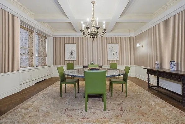 Sold by Sloane Square | media 14