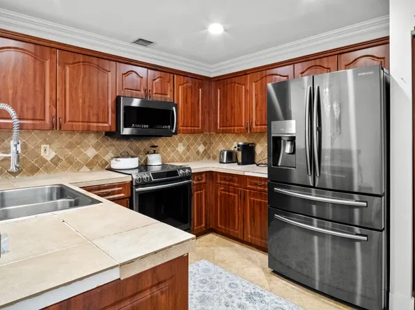 4409 SW 11th Pl, Deerfield Beach, FL 33442