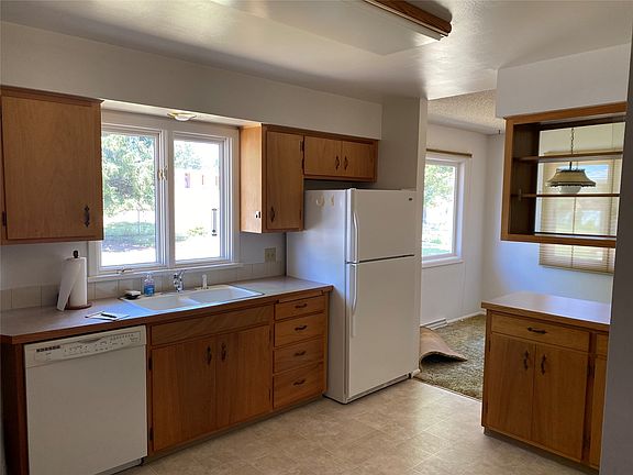 5th image of 617 Riverview Dr E