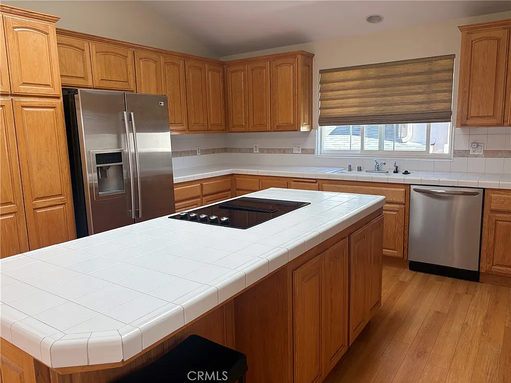 2 bed, 2.5 bath, 1638 sqft, $4,875 — Photo 4