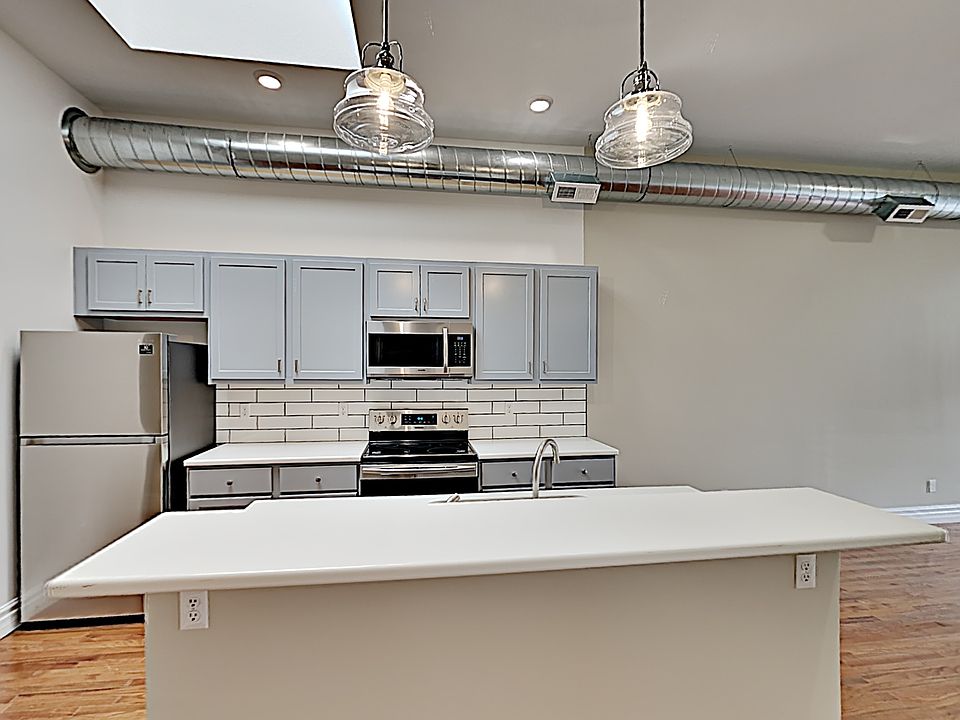2nd image of 105 E Center St APT B