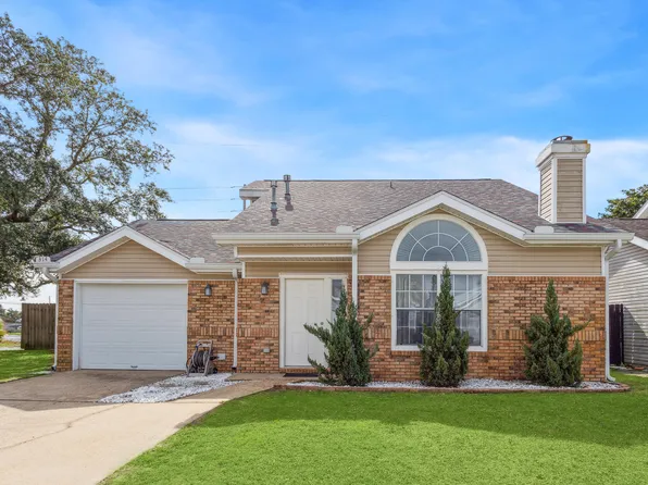 314 E Danielle Ct, Mary Esther, FL 32569