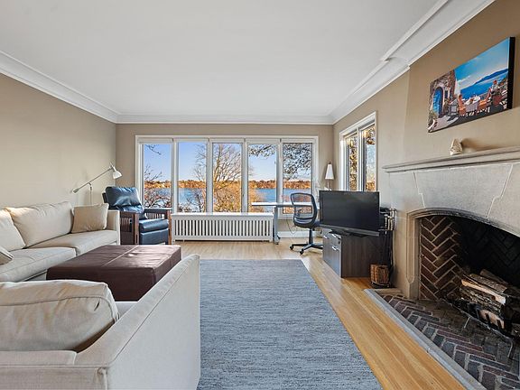 3rd image of 4344 W Lake Harriet Pkwy APT 4