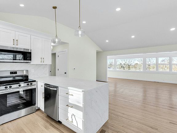 3rd image of 33 Oceanview Rd