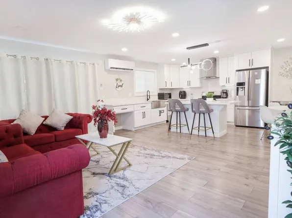 1063-67 Gillespie Dr, Spring Valley, CA