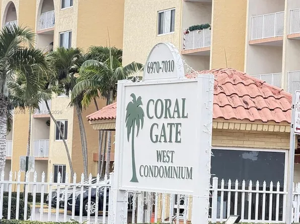 7010 NW 186th St APT 5-201, Hialeah, FL 33015
