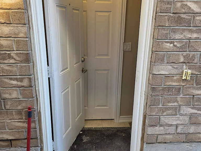 61 Interlude Dr #BASEMENT — Photo 1