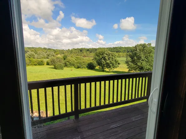 29651 N Garland Rd, Wauconda, IL 60084
