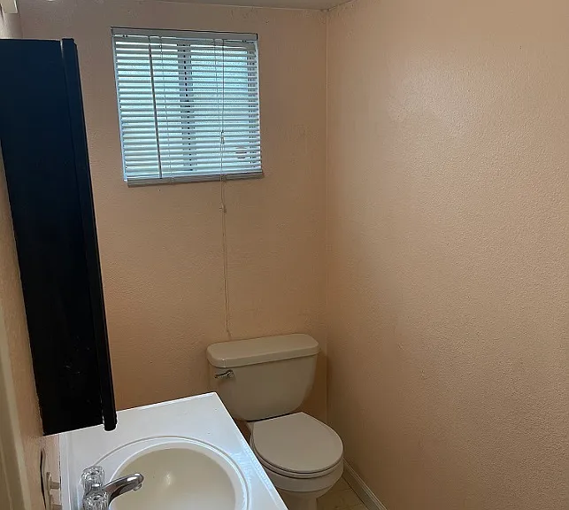 1092 Humboldt Ave — Photo 13