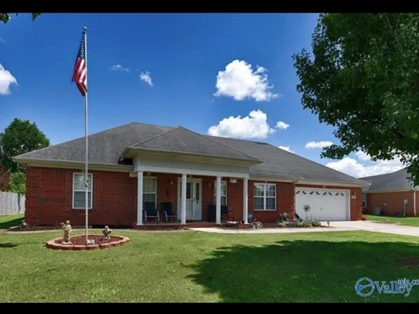 205 Morning Star Dr, Huntsville, AL 35811
