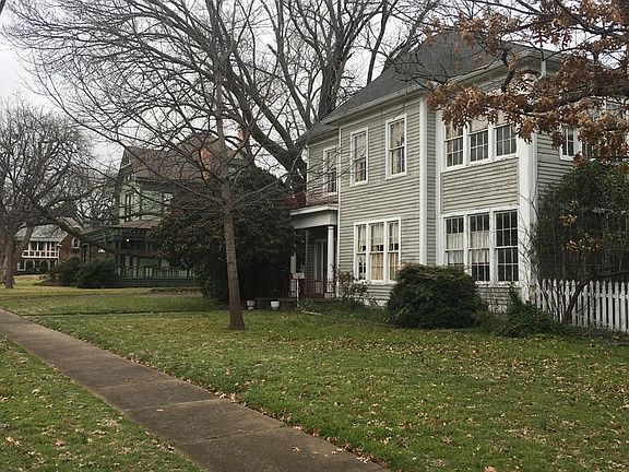 3rd image of 606 Tucker St