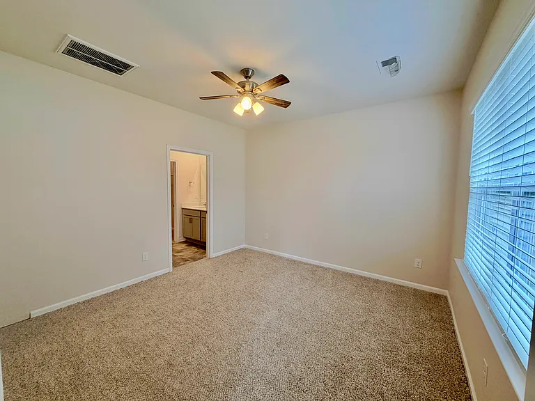 528 Ashwood Way — Photo 11
