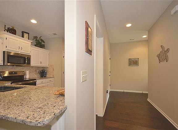 3rd image of 14819 Ashmont Ln