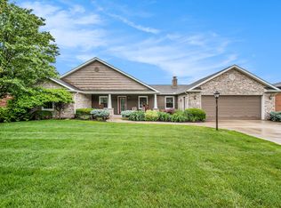 56129 Riverdale Dr, Elkhart, IN 46514