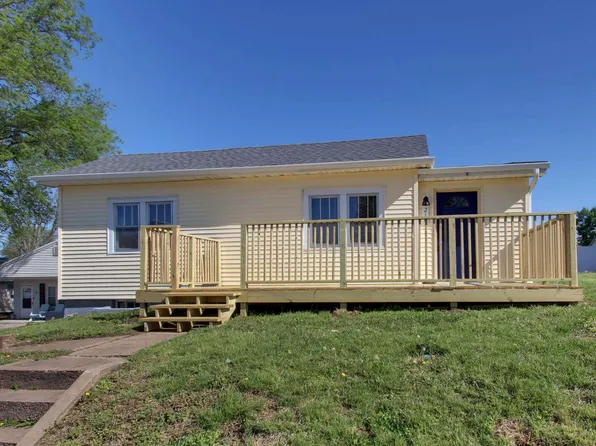 216 Smith St, Ursa, IL 62376