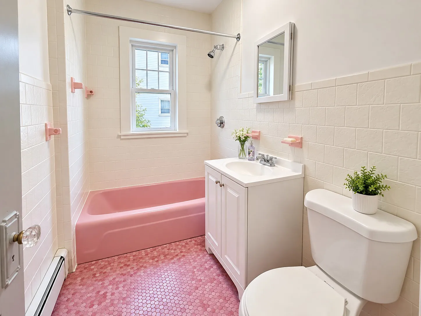 3 bed, 1100 sqft, $3,100 — Photo 4