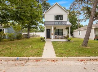 325 Hamilton St, Traverse City, MI 49686