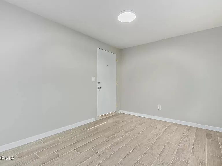1123 N Frances St — Photo 12