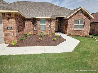 215 Monroe St, Centerton, AR 72719