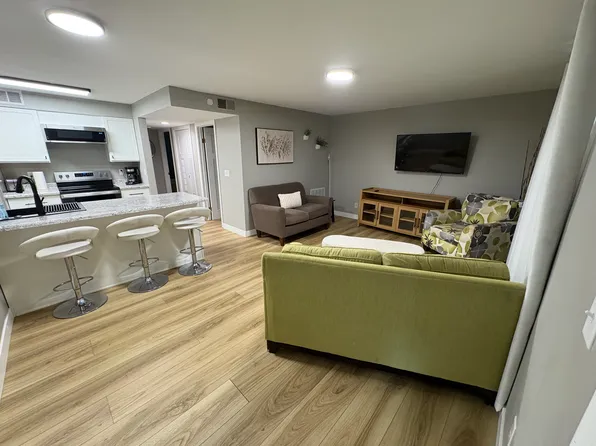 1819 4th St SW #4, Mason City, IA 50401