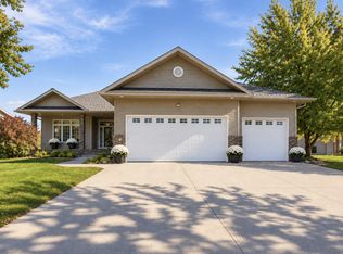 868 32nd St S, Moorhead, MN 56560