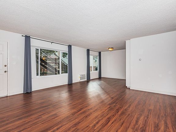 2nd image of 4140 Mississippi St APT 2