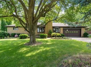 1176 Geneva Rd, Beavercreek, OH 45434