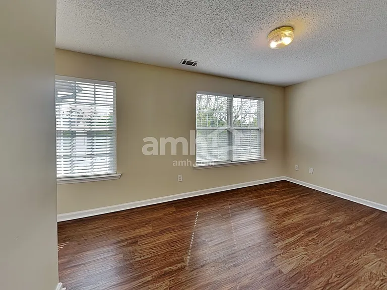 291 Beckenham Ln — Photo 14
