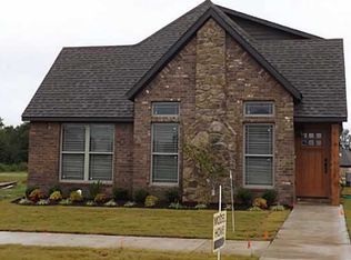 3205 SW Stoneway Ave, Bentonville, AR 72712
