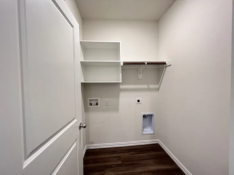 1511 Avery Pointe Dr — Photo 22