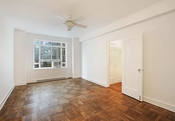 5th image of 25 Central Park W APT 3F