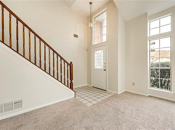 3rd image of 2840 Ironwood Dr