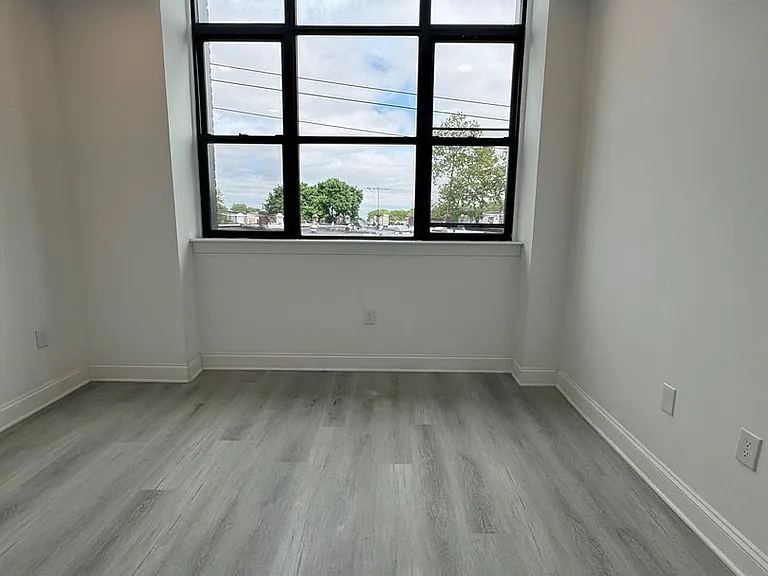 1600 West Hunting Park - Residential — Photo 10