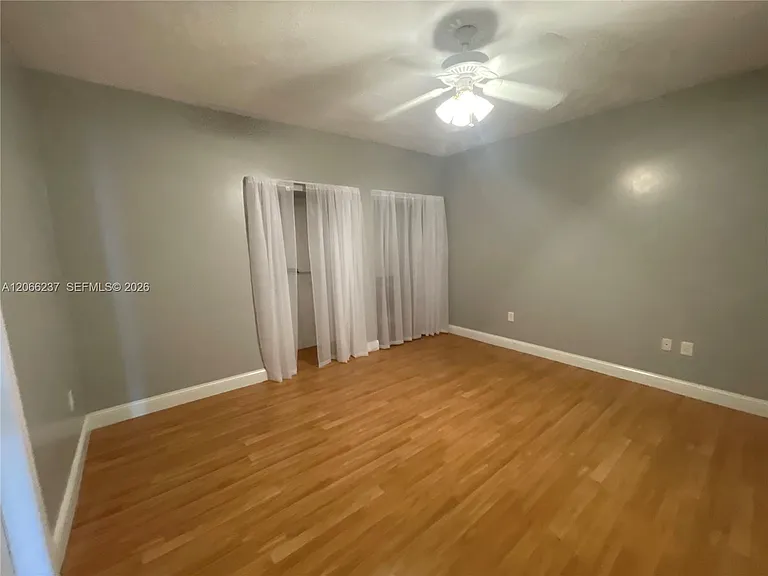 9301 SW 54th St — Photo 7