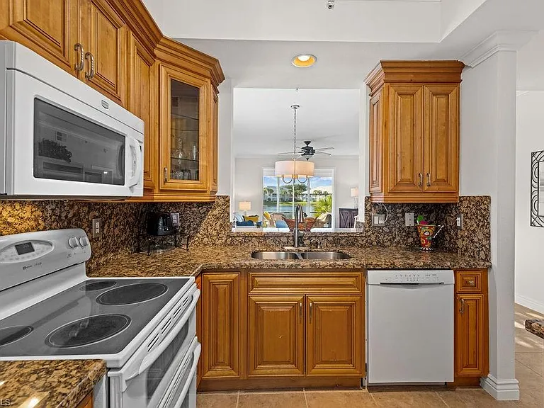 2295 Carrington Ct #1-101 — Photo 5