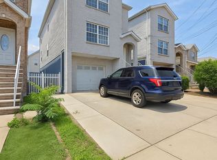 618 Bond St, Elizabeth, NJ 07206