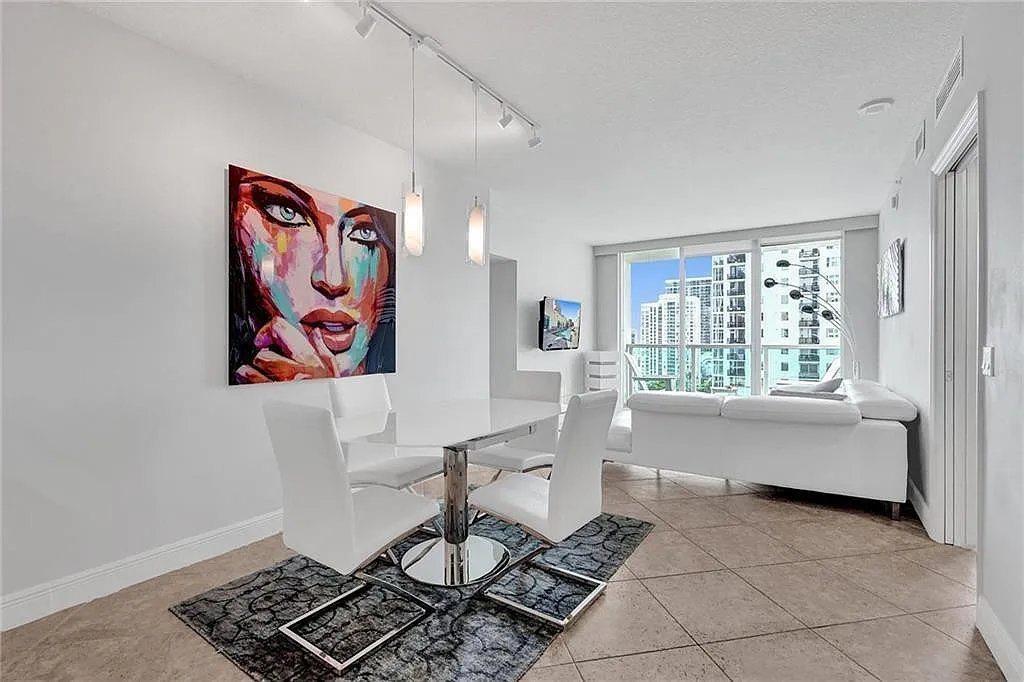2 bed, 2.0 bath, 1202 sqft, $4,850 — Photo 1