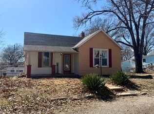 1225 High St, Leavenworth, KS 66048