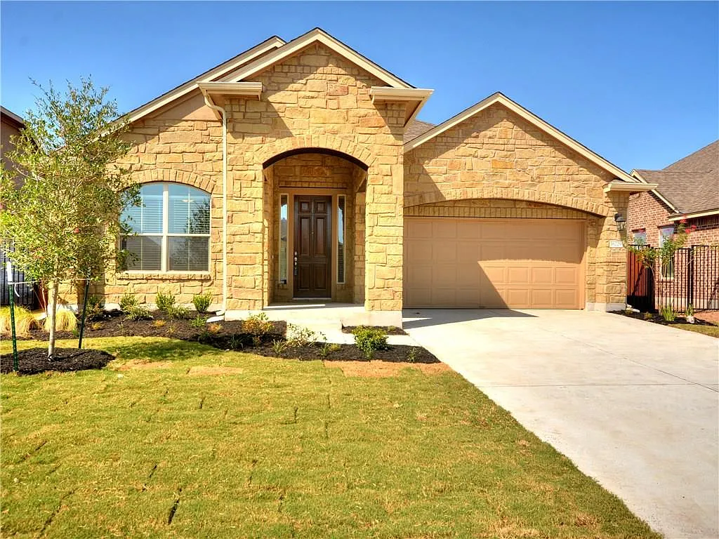 3 bed, 2.0 bath, 1962 sqft, $2,250 — Photo 1