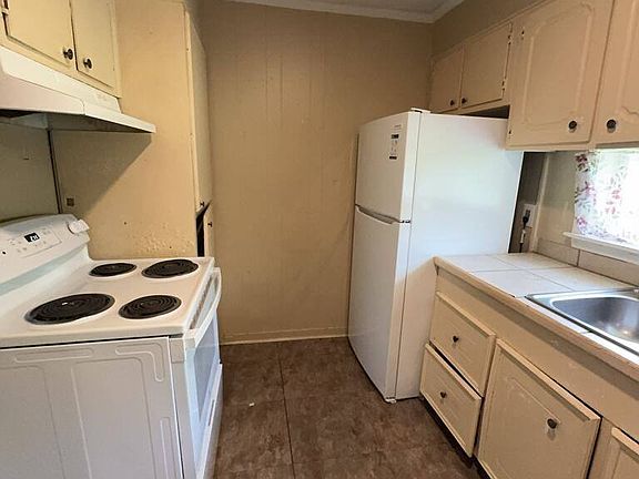 2nd image of 6521 Lyndon B Johnson Dr