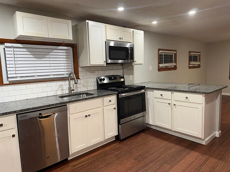 93 W Broadway St #3 — Photo 3