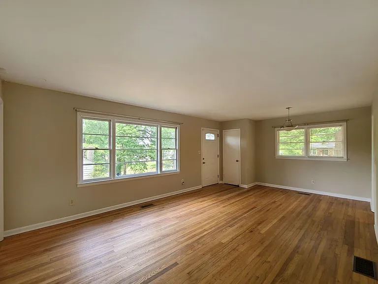 3225 Forrest Hills Dr — Photo 11