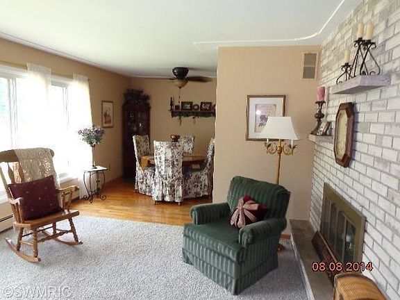 3rd image of 294 Pennbrook Trl