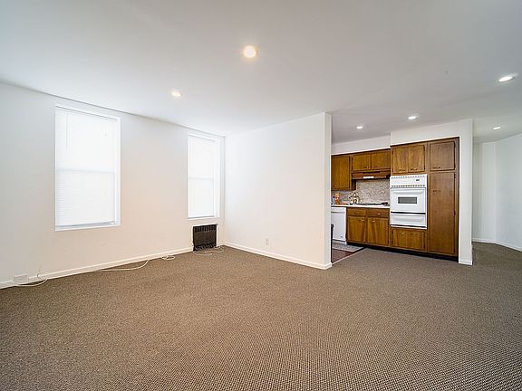 4th image of 2411 35th St