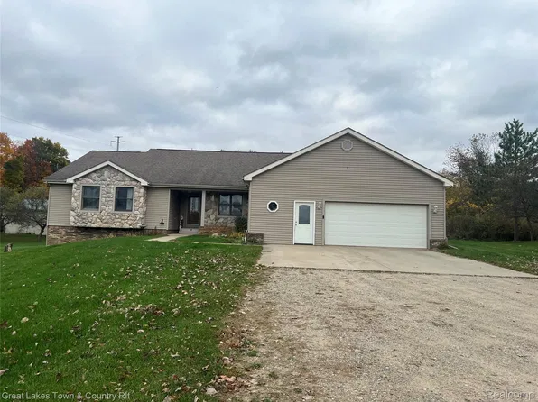 1110 N Summers Rd, Imlay City, MI 48444